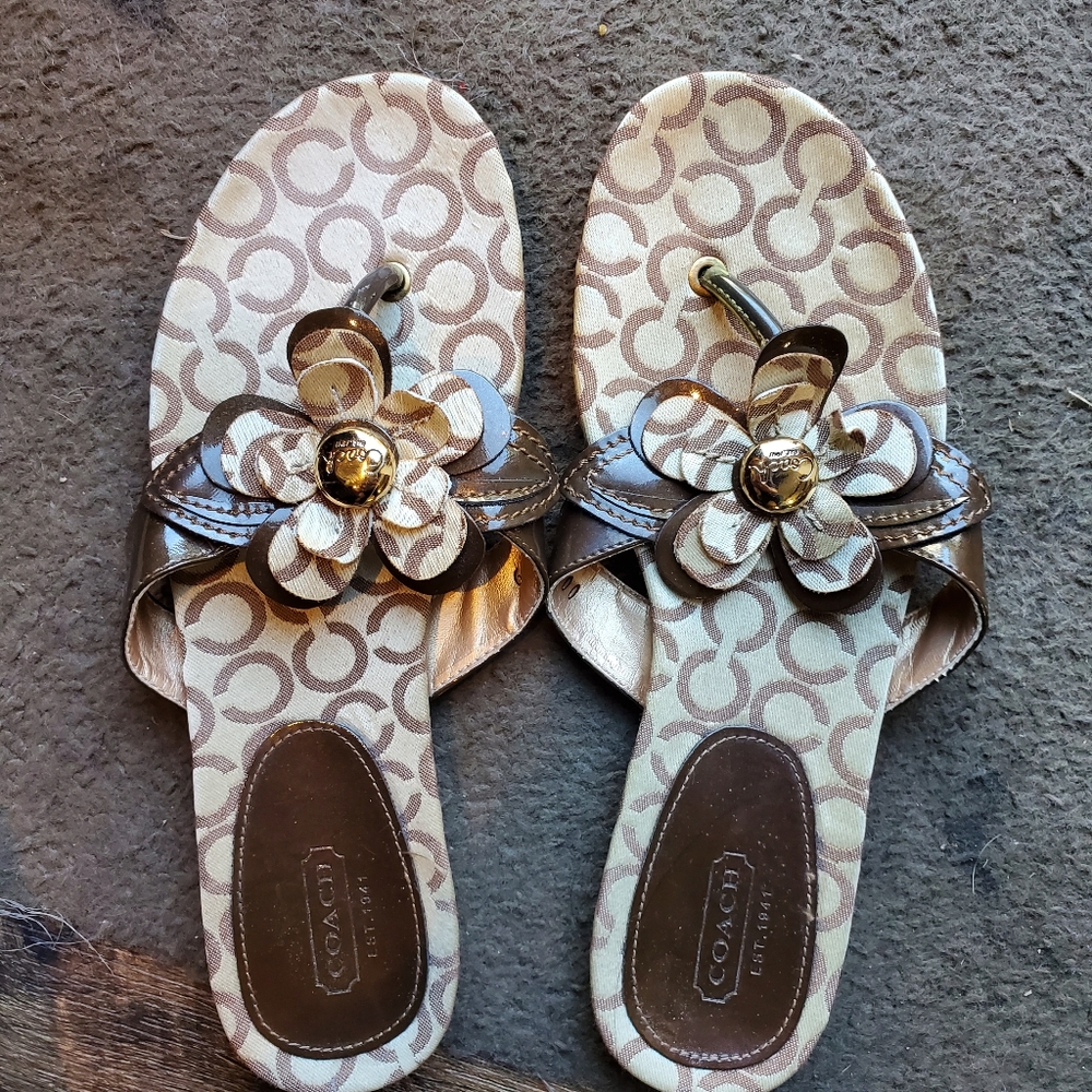 Coach flip flops